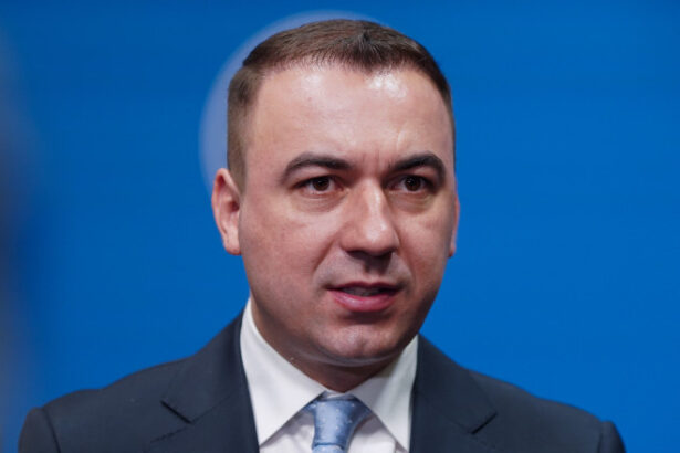 exclusiv 10 bani in plus pentru conducerea unei companii de stat care are si o femeie in management ministru mi s a parut aberant 686753902a44a