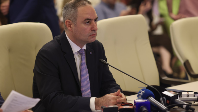 Alexandru Nazare inițiază o evaluare a personalului din Ministerul de Finanțe: „Vom descoperi activitățile fiecăruia și rezultatele muncii de 8 ore.” 1 exclusiv alexandru nazare porneste evaluarea angajatilor ministerului de finante vom afla cu ce se ocupa fiecare si ce lucreaza in cele 8 ore 6886918615024