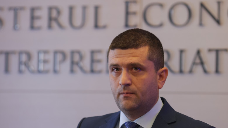 Miruță lansează un atac la Grindeanu: E posibil să descoperim conexiuni surprinzătoare dacă vin analiști competenți. 1 exclusiv miruta atac la grindeanu pe tema consilierilor din privat daca vin niste analisti buni s ar putea sa vedem niste legaturi 687ff3d0501c8