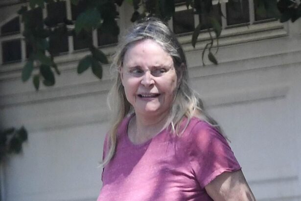 exclusivebond girl 70 who starred on hit 70s sitcom is unrecognizable in rare la sighting can you guess who 686ae1cd1bdd2