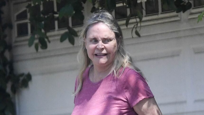 exclusivebond girl 70 who starred on hit 70s sitcom is unrecognizable in rare la sighting can you guess who 686ae1cd1bdd2