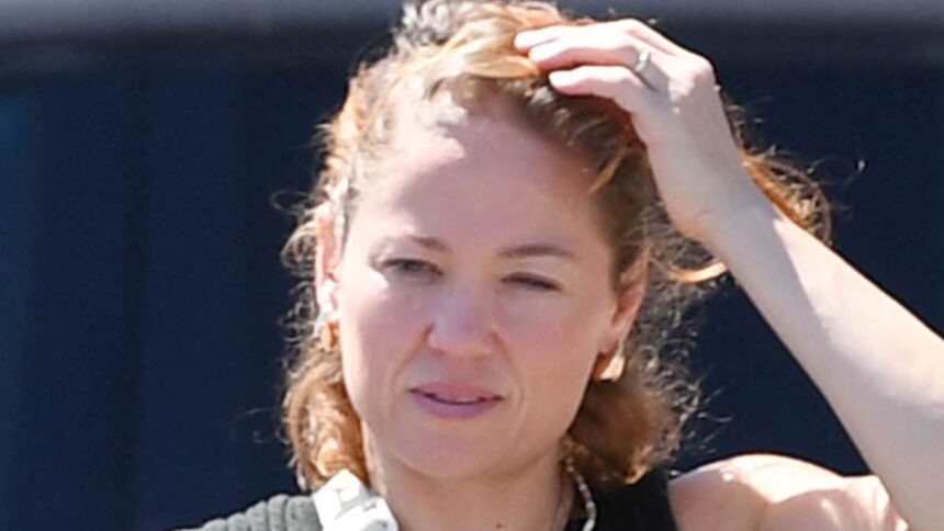 exclusivehollywood star who played kevin costners daughter flashes armpit hair during la outing can you guess who 6875b449d7850