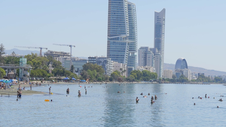 Cipru sub asediul poluării: navele fantomă ale Rusiei contaminează plajele. 1 flota fantoma a rusiei polueaza cu petrol plajele din cipru 68780708cbd2b