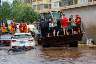 foto ploi si inundatii in china furtunile violente au ucis 30 de persoane si peste 80 000 au fost evacuate la beijing 6888705aa3e28
