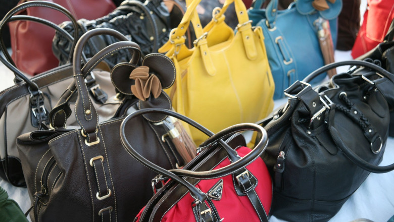 Jaf strălucitor într-un boutique parizian de lux: hoții pleacă cu genți de designer în valoare de un milion de euro. 1 furt spectaculos la un magazin cu produse de lux second hand din paris hotii au furat genti de firma de un milion de euro 686b62c06696a