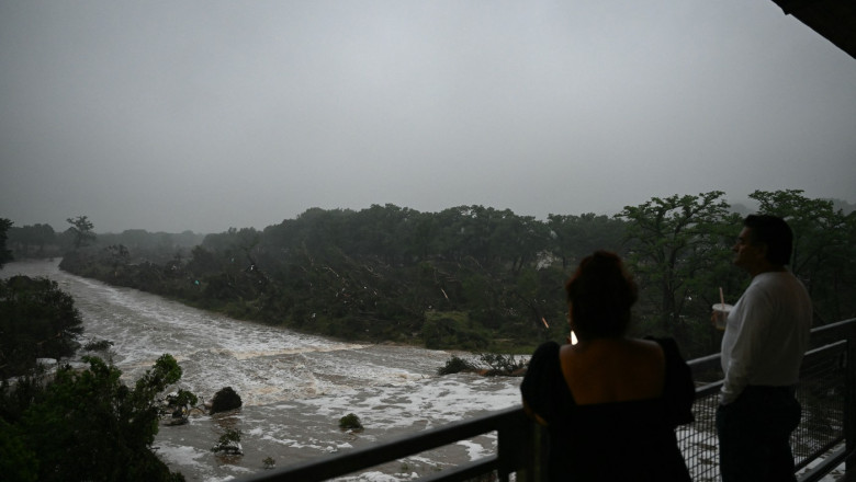 Inundații devastatoare în Texas: 43 de victime, iar 27 de fete dintr-o tabără creștină rămân dispărute. 1 galerie foto inundatii in texas 43 de morti potrivit celui mai recent bilant 27 de fete dintr o tabara crestina inundata sunt inca date disparute 686a0bff30f1e