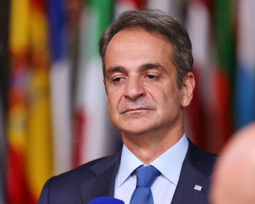 Premierul grec promite o anchetă asupra scandalului fraudelor agricole de 290 de milioane de euro. 1 greek pm vows to investigate e290m fake farmer fraud scandal 68634f3fdffa5