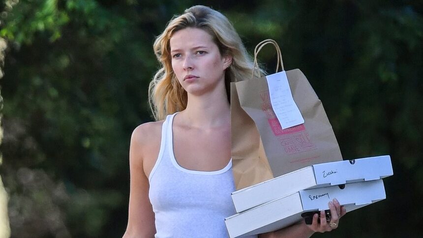 gwyneth paltrows daughter apple martin 21 goes against moms strict rules as she steps out in the hamptons 6877fe5780c0b