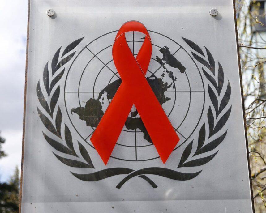 Grupuri vulnerabile la HIV confruntate cu o creștere alarmantă a criminalizării pe fondul adoptării de legi dure în diverse țări. 1 high risk hiv groups facing record levels of criminalisation as countries bring in draconian laws 6870d61621f57