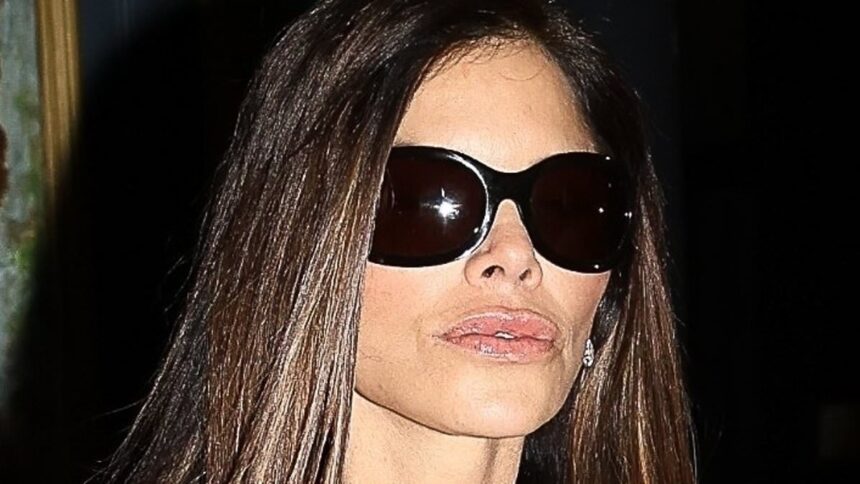 Petrecere de neuitat în Paris: Lauren Sanchez se distrează alături de Leonardo DiCaprio, Sean Penn și modelul Brooks Nader. 1 honeymoon crashers now lauren sanchez parties in paris with leonardo dicaprio sean penn and model brooks nader 686dff96dbfac