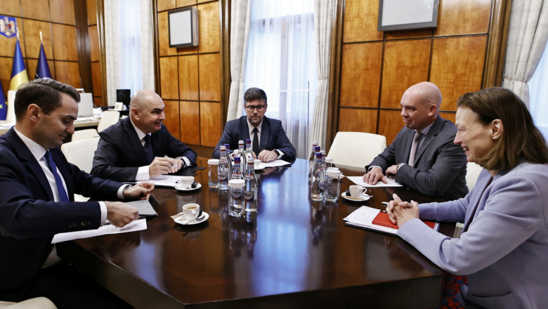 Ilie Bolojan se întâlnește cu ambasadoarea Angela Ganninger: „Guvernul vizează atragerea de noi investiții din Germania.” 1 ilie bolojan intrevedere cu ambasadoarea angela ganninger interesul guvernului e atragerea de noi investitii germane 6878fba5dac38