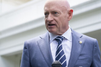 ionut mosteanu s a intalnit cu mark kelly membru al comisiei pentru forte armate in senatul sua ce au discutat cei doi 6866db1908a5d