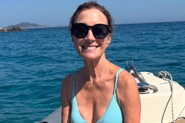 jane seymour fans cant believe how old she is while posing with heather graham in revealing swimsuit 6866b2cce1176