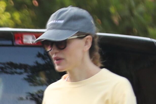 jennifer garner spends time with boyfriend john miller while ex ben affleck looks glum in la 686bd0f9def81