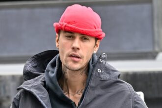justin bieber shares sweaty detox selfie amid fan concern over his wellbeing 686acf0749777
