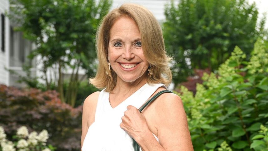 Katie Couric strălucește în stil rafinat după ce a criticat nunta lui Bezos și Sanchez, descriind-o ca fiind „de prost gust”. 1 katie couric gets the last laugh in luxe look after slamming bezos and sanchez wedding as tacky 6872a451c9496