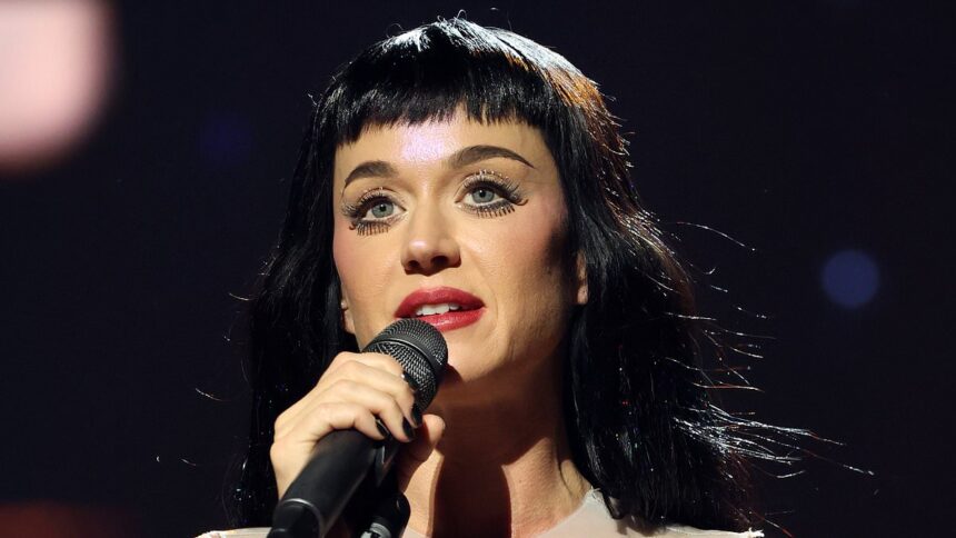 katy perry gets stuck in flying metal sphere and nearly falls out mid air after crying amid orlando bloom split 686426e3a9bc5