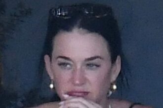 katy perry looks unimpressed at awkward lunch with ex orlando bloom after his gross overshare 686ed99e7e240
