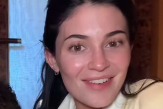 kylie jenner shares lesson she taught daughter stormi about natural beauty while filming makeup tutorial 68770b813c802