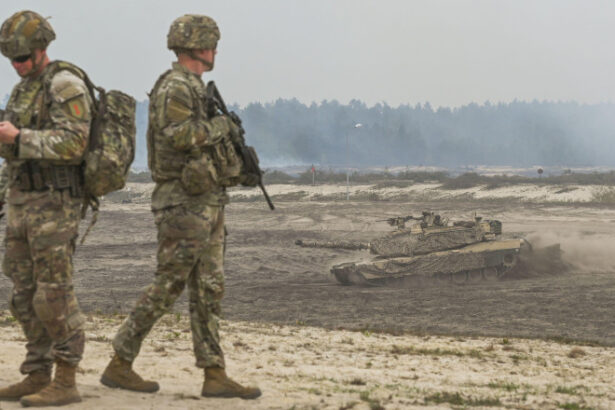 linia de aparare de pe flancul estic al nato general american putem opri un atac in masa cu 22 de divizii ale rusiei in acest moment 687b31254910e