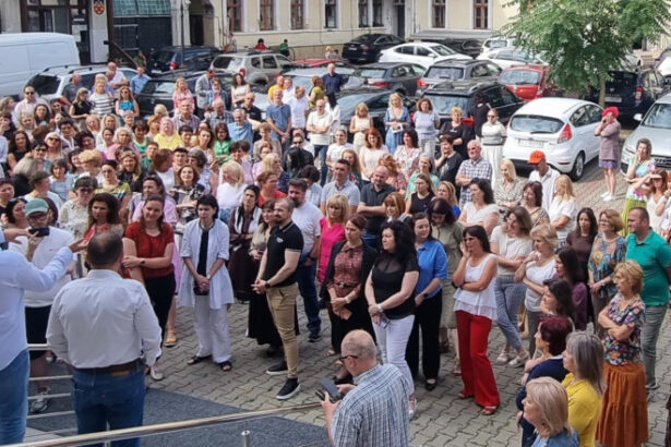 live text a 3 a zi de proteste ale bugetarilor angajatii anaf ameninta cu greva guvernul pregateste noi masuri intr o ordonanta trenulet 68652bcc1170c