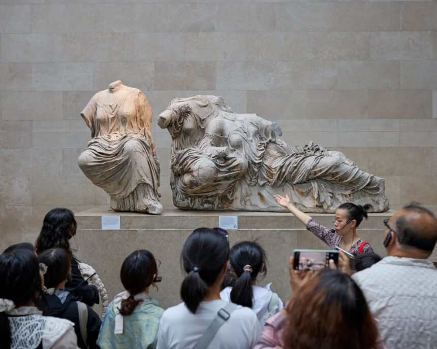 Liz Truss și grupul de dreapta extremă, acuzați de alarmism în cazul marmorelor din Parthenon. 1 liz truss and hard right group accused of scaremongering over parthenon marbles 687107730d2c8