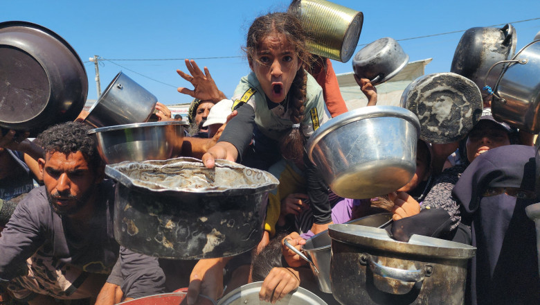 Regatul Unit își mobilizează resursele pentru a oferi ajutor umanitar în Fâșia Gaza și pentru a salva copiii care necesită îngrijiri medicale 1 marea britanie se pregateste sa trimita ajutor umanitar in fasia gaza pe cale aeriana si sa evacueze copii care au nevoie de tratament 6884d86f2e9f9