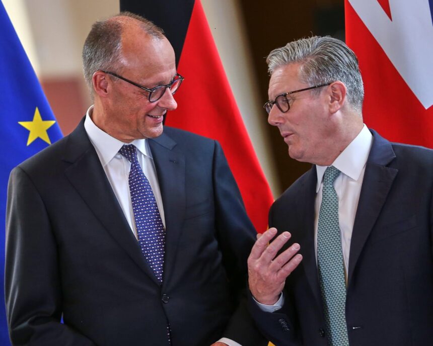 Merz solicită o colaborare strânsă între Marea Britanie, Germania și Franța pe tema migrației și apărării. 1 merz calls for uk germany and france to align on migration and defence 6879c862125e5