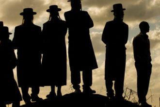 mii de evrei ultrareligiosi vor primi ordine de recrutare de la armata israeliana o amenintare pentru coalitia guvernamentala 686b77c89ebd7