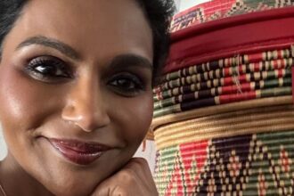 mindy kaling snuggles with rumored baby daddy bj novak in cozy new snap 68752ce8e59bc