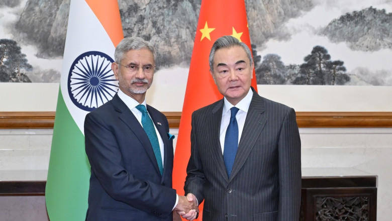 Întâlnire istorică la Beijing: ministrul indian de externe revine după ani de tensiuni între China și India. 1 ministrul indian de externe primit la beijing dupa ani de dispute teritoriale intre china si india 68766a5b9ee33