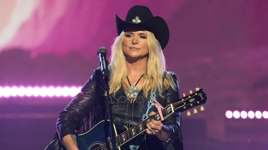 Miranda Lambert își exprimă durerea după pierderea fulgerătoare a colegei de trupă, care îi semăna, într-un omagiu emoționant. 1 miranda lambert reveals shock family death of look alike bandmate in emotional tribute 6875602e91a0e