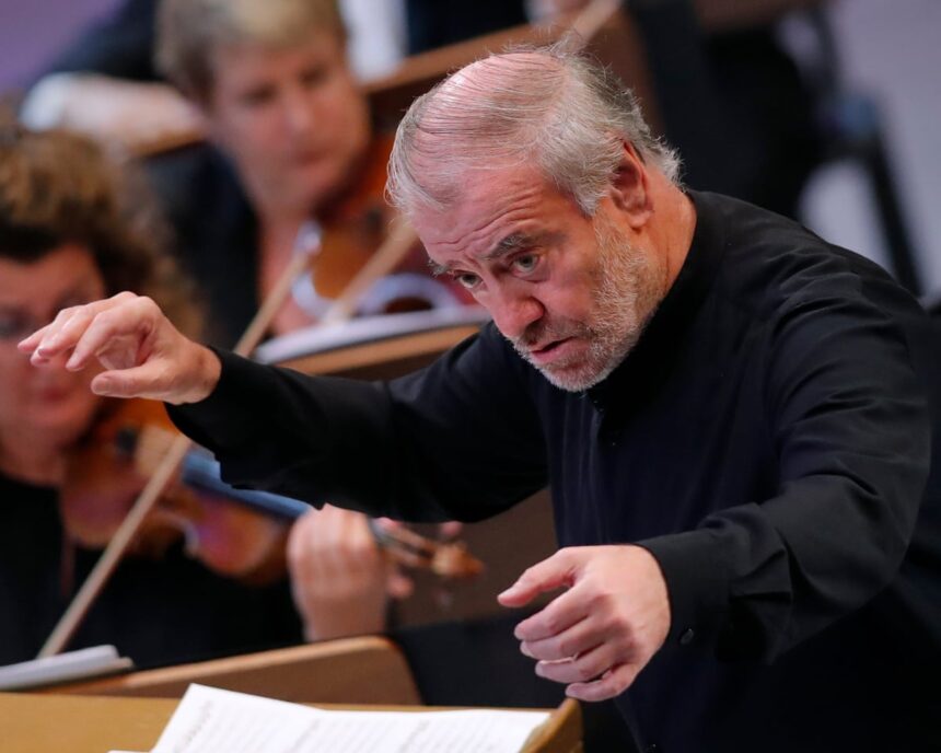 Văduva lui Navalny îndeamnă Italia să anuleze concertul dirijorului pro-Putin. 1 navalnys widow leads calls for italy to cancel concert by pro putin conductor 687679ca9e76b