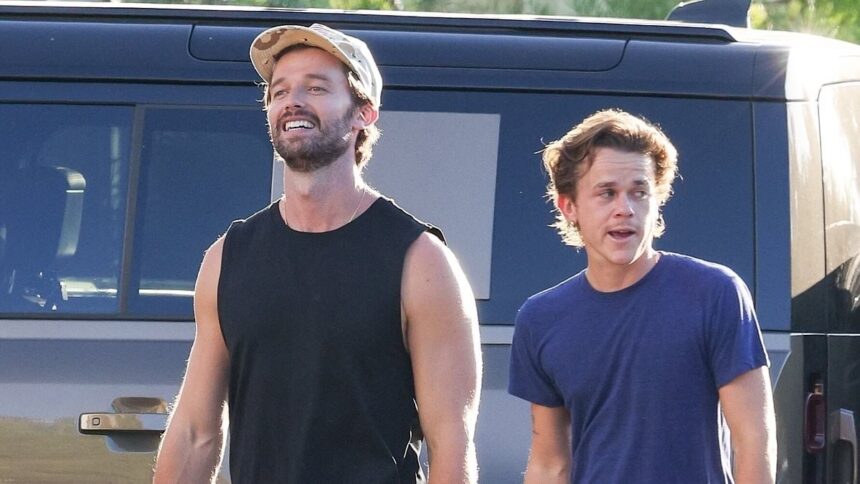 Moștenitorii Hollywood-ului, surprinși la o întâlnire inedită în LA, fanii nu s-au așteptat la această pereche. 1 nepo baby sons of hollywood royalty spotted bonding in la as fans didnt see this duo coming 6872d65487932