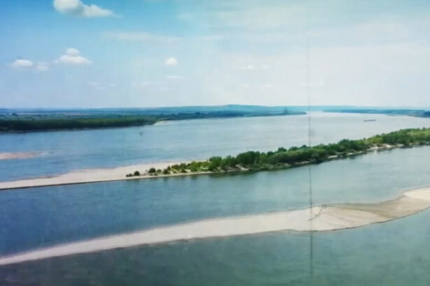 news alert ambarcatiune cu turisti rasturnata in delta dunarii 4 persoane sunt resuscitate 6 au ajuns in siguranta la mal 6887cdec4aa05