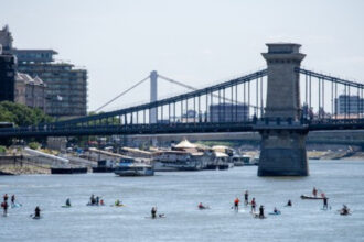 nivelul scazut al apei pe dunare perturba transportul naval din ungaria iar tarifele ar putea sa creasca 6868215bcd157