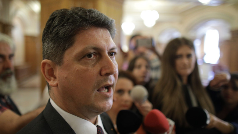Tensiuni în PSD: Voci din interior avertizează că partidul și-a pierdut vitalitatea și că trebuie să se alinieze la directivele liderului. 1 noi critici din interiorul psd nu mai suntem un partid viu ceea ce ne spune seful linia aia trebuie urmata 687b9e9ba8cd9