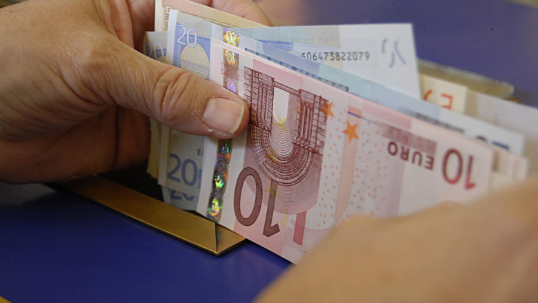 Grup criminal româno-iranian desființat în Spania, specializat în escrocheria „colecționarului de bancnote” 1 o banda de hoti de origine romana si iraniana destructurata in spania foloseau escrocheria colectionarului de bancnote 6887b50c64b05