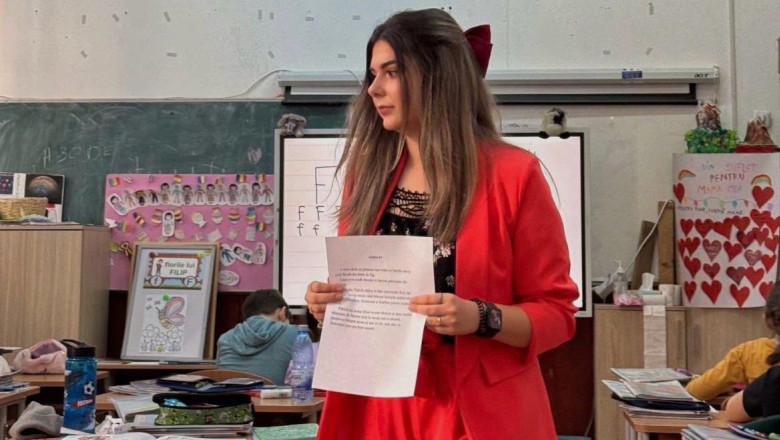 O tânără învățătoare de 19 ani a strălucit cu cea mai mare notă la Definitivat în București: „Criticile părinților m-au încurajat. Primele etape sunt provocatoare.” 1 o invatatoare de 19 ani a obtinut cea mai mare nota din bucuresti la definitivat am primit critici de la parinti la inceput e greu 6881d54b8bb9d