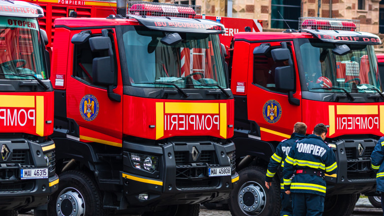 Opt automobile mistuite de flăcări într-o parcare din Sectorul 3 al Bucureștiului. Care este cauza incendiului? 1 opt masini cuprinse de flacari intr o parcare din sectorul 3 al capitalei ce a provocat incendiul 6874ec6fdc411