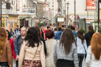 paradoxul nostalgiei comuniste romanii spun ca inainte era mai bine desi recunosc lipsa libertatii si cozile la alimente sondaj 687f612f2e30e