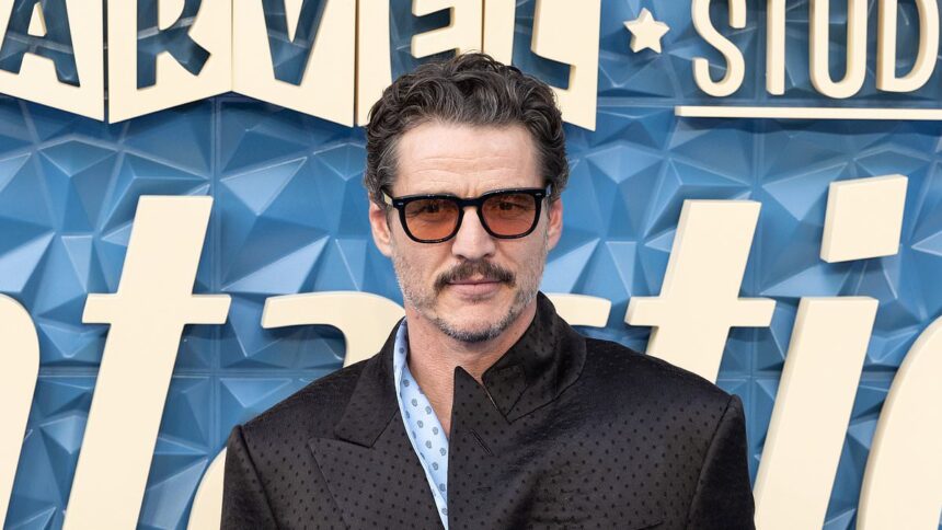 Pedro Pascal, 50 de ani, își împărtășește emoțiile față de fanii care cred că este „prea în vârstă” pentru rolul din Fantastic Four. 1 pedro pascal 50 has heartbreaking response to fans who think hes too old for fantastic four role 68727350c0e4f