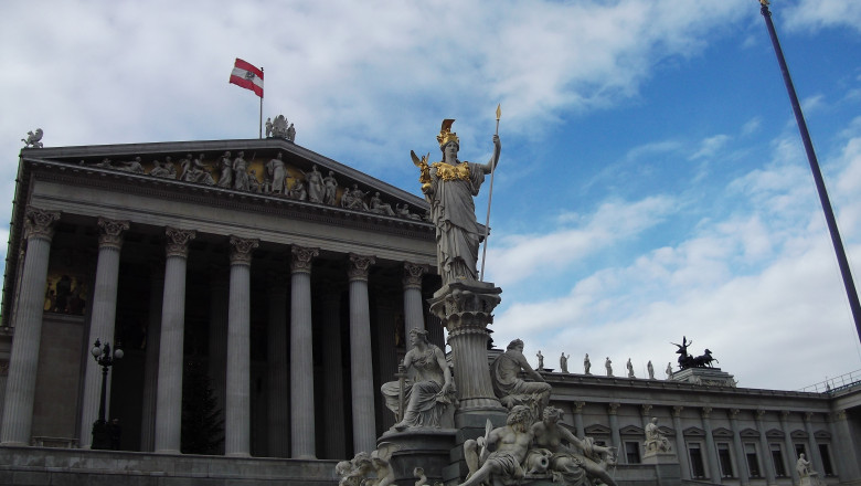 Mai mult de 25% dintre austrieci au rădăcini în străinătate sau provin din familii de imigranți. 1 peste un sfert dintre austrieci sunt de fapt imigranti sau copii de imigranti 6878b22fd4552