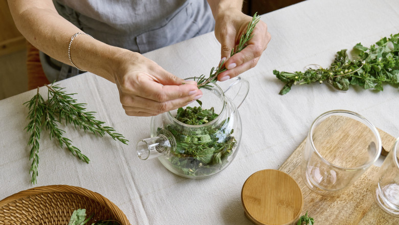 Iarba minune care stimulează și îmbunătățește memoria: specialiștii confirmă că ajută funcțiile cognitive. 1 planta aromatica medicinala care sprijina si imbunatateste memoria medicii afirma poate sustine functiile cognitive 6863695b2e9ef