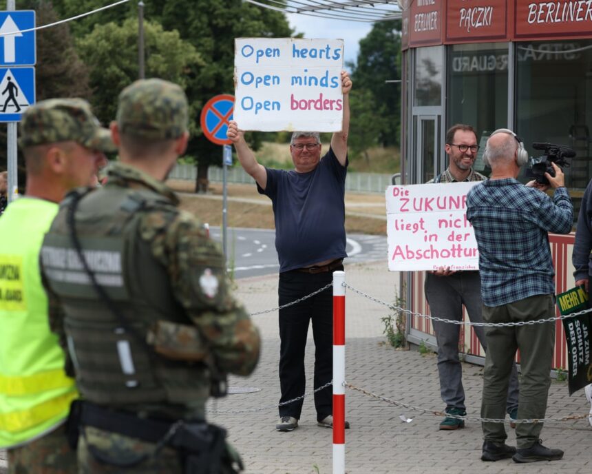 Polonia își intensifică controalele la granițele cu Germania și Lituania. 1 poland begins controls on borders with germany and lithuania 686bcf4f71dfc