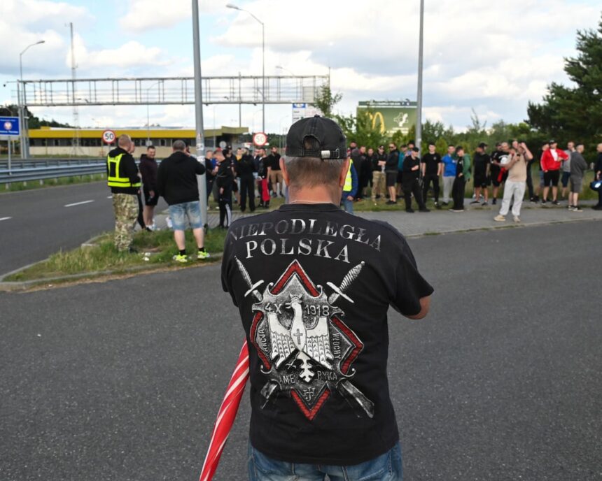 Polonia își va întări măsurile de control la frontiere în contextul creșterii tensiunilor legate de trecerile neregulamentare. 1 poland to tighten border controls amid growing tension over irregular crossings 6863f5fe29502