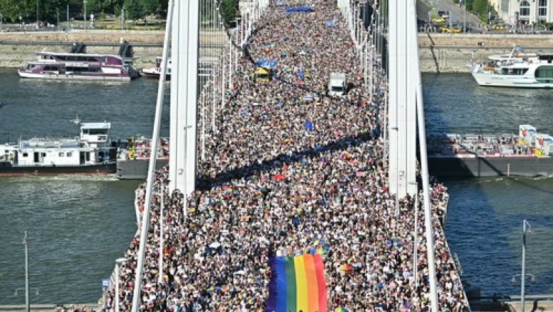 Autoritățile maghiare confirmă că nu vor desfășura anchete împotriva participanților la parada Pride din Budapesta. 1 politia ungara anunta ca nu i va ancheta pe participantii la marsul pride din budapesta 686ceb11bac97
