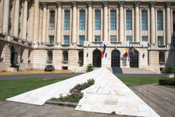 precizarile mai legate de transferul unui spatiu din piata revolutiei proiectul nu restrictioneaza accesul public 688a47025e6dd