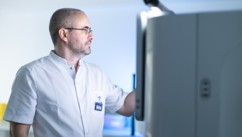 Inovație de vârf în România: MedLife lansează tehnologia de secvențiere de ultimă generație și un program extins de testare genetică. 1 premiera in romania medlife aduce cea mai avansata tehnologie de secventiere si pregateste un program amplu de testare genetica 6875f94d9b128