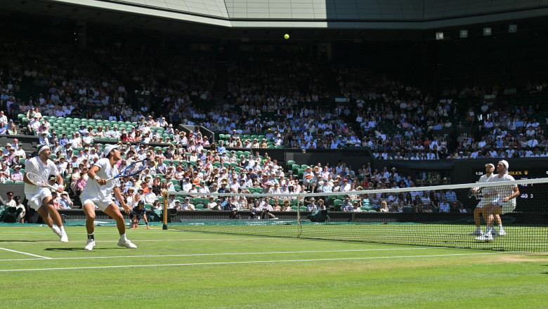 Premii istorice la Wimbledon: Finaliștii luptă pentru 4 milioane de dolari, dar impozitele le reduc câștigurile. 1 premii record la wimbledon finalistii concureaza pentru 4 milioane de dolari taxele reduc suma la jumatate 68728974cd7f9